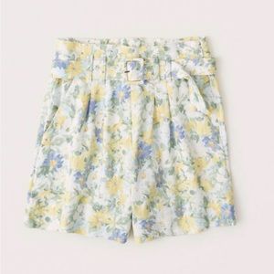 Abercrombie & Fitch Belted Ultra High Rise Floral Shorts XS